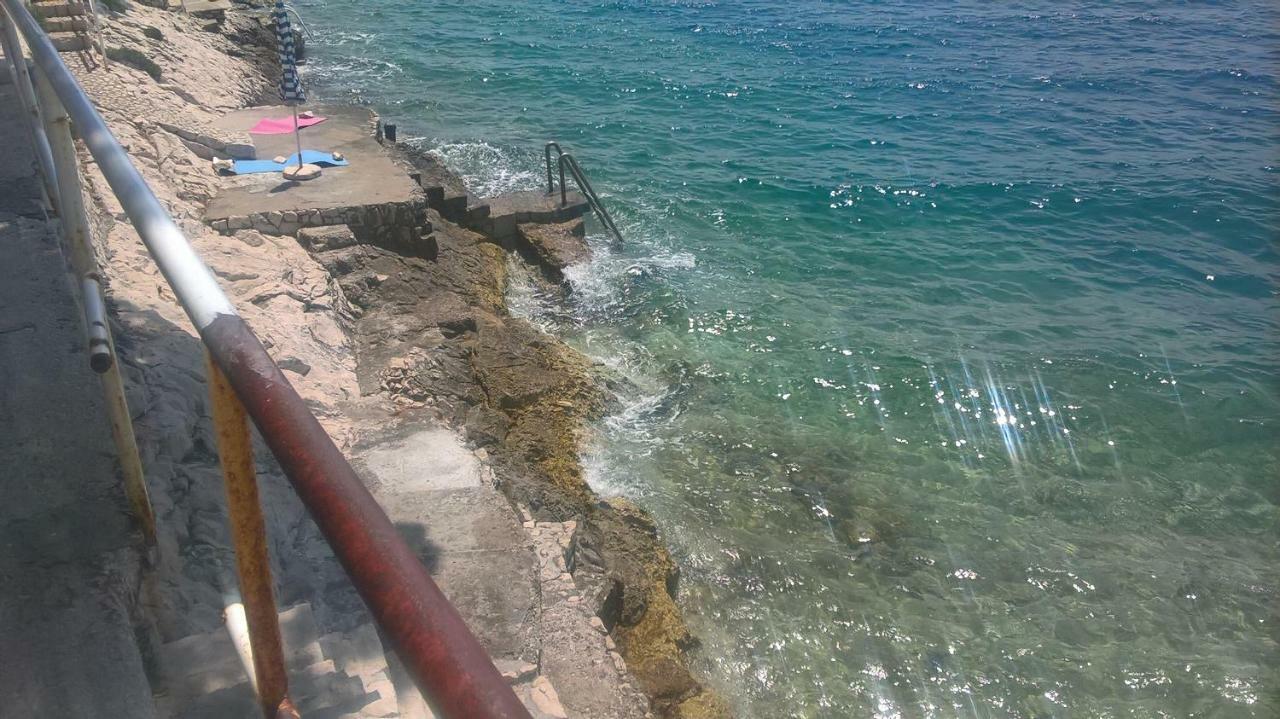 Drvenik, Apartman 1M From Sea Drvenik  Kültér fotó